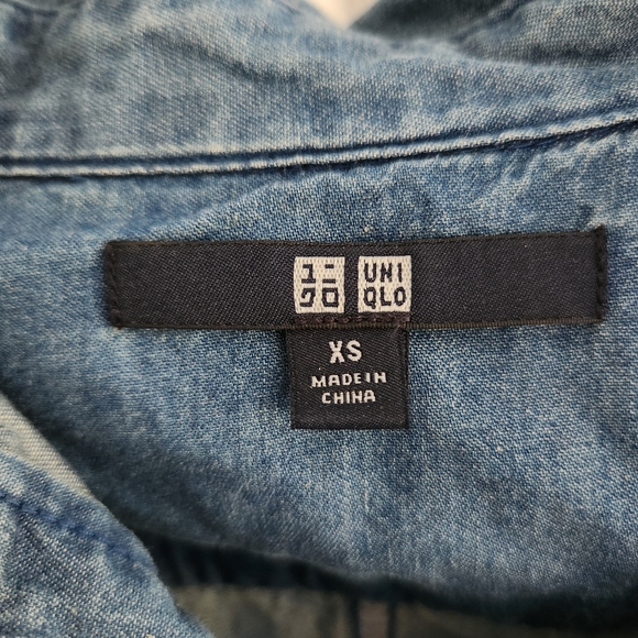 Uniqlo Jean shirt XS - Picture 3 of 4